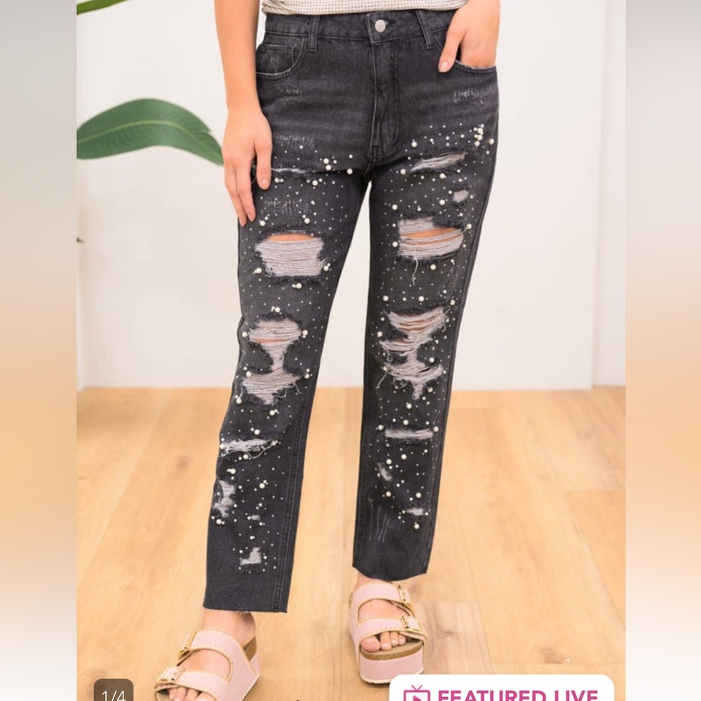 ‼️VOCAL‼️  ❤️❤️DISTRESSED MID RISE STRAIGHT LEG JEANS WITH PEARL DEATAIL❤️❤️